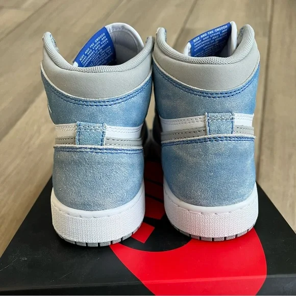 AIR JORDAN 1 HIGH OG GS "HYPER ROYAL" - Picture 8 of 9